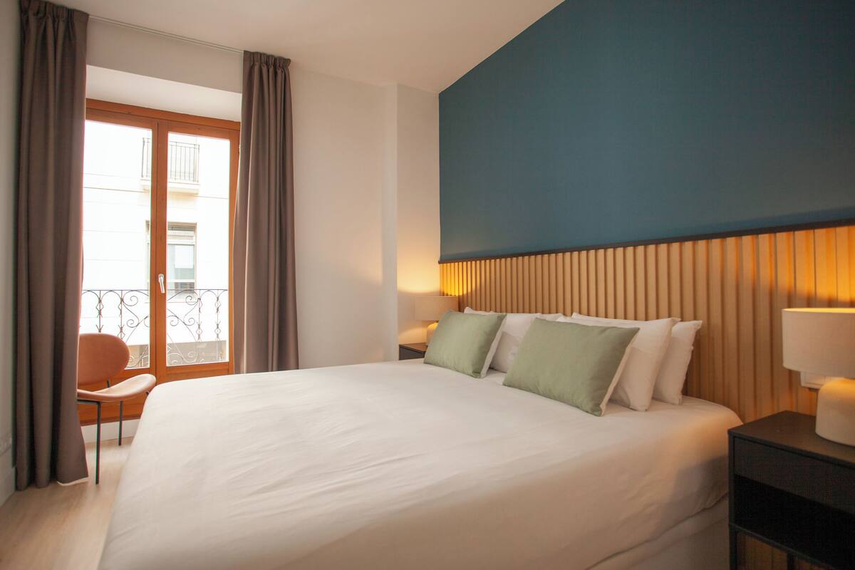 Apartamento superior, 2 habitaciones, 2 baños | 1 dormitorio, ropa de cama de alta calidad, edredones de plumas