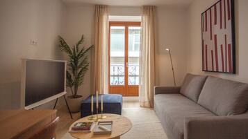 Superior Apartment, 2 Bedrooms, 2 Bathrooms | Living area | LED TV