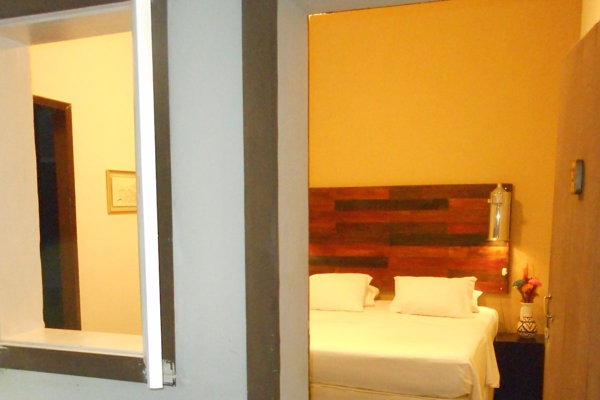 Quarto standard | Frigobar, ferros/tábuas de passar roupa