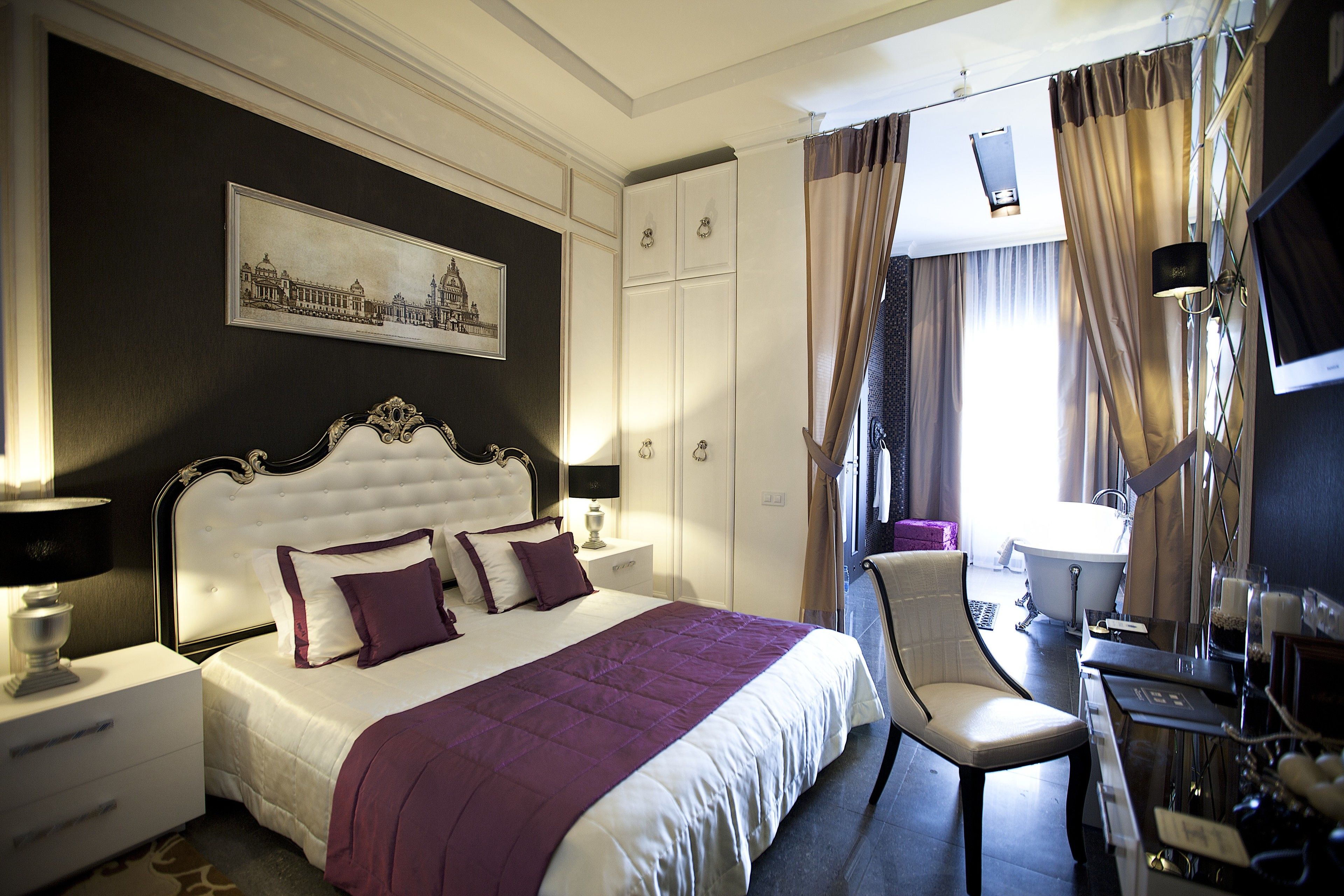 Premium bedding, free minibar items, in-room safe, desk