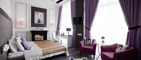 Premium bedding, free minibar items, in-room safe