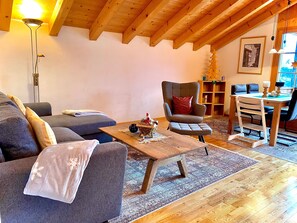 3 room apartment with balcony | Living area