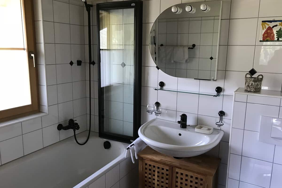 duplex | bathroom | towels