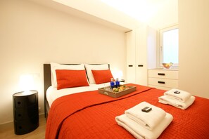 Studio (3 people) | In-room safe, laptop workspace, iron/ironing board, cots/infant beds - Pop Art Lofts (Barcelona)