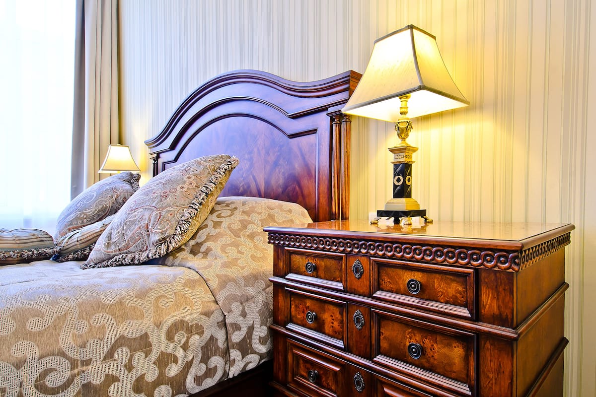 Executive Suite | Hypo-allergenic bedding, minibar, in-room safe, desk
