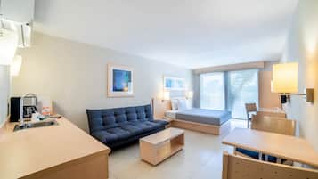 Suite, 1 Queen Bed with Sofa bed | Down comforters, desk, blackout drapes, iron/ironing board