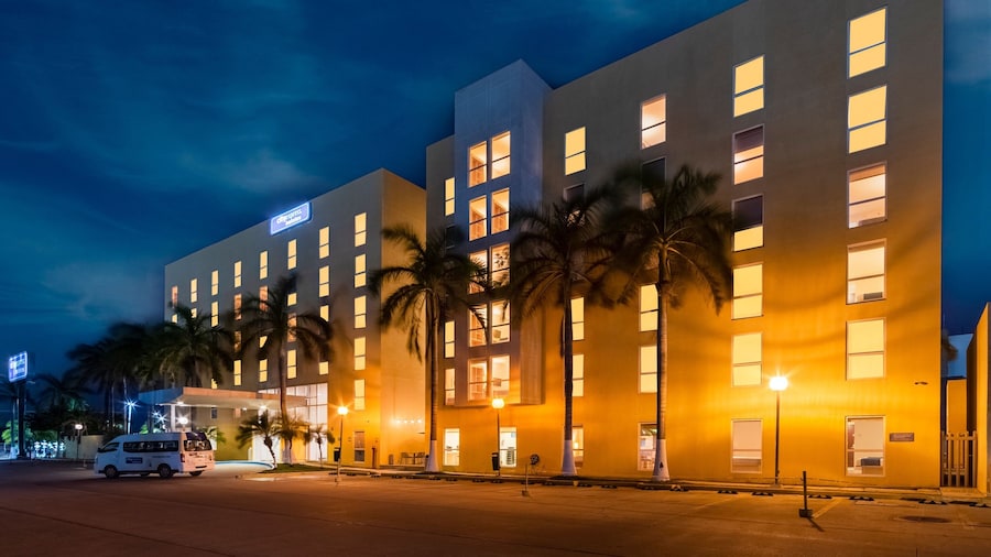 City Express by Marriott Ciudad del Carmen