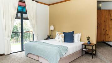 Deluxe Suite | Premium bedding, individually decorated, individually furnished, desk