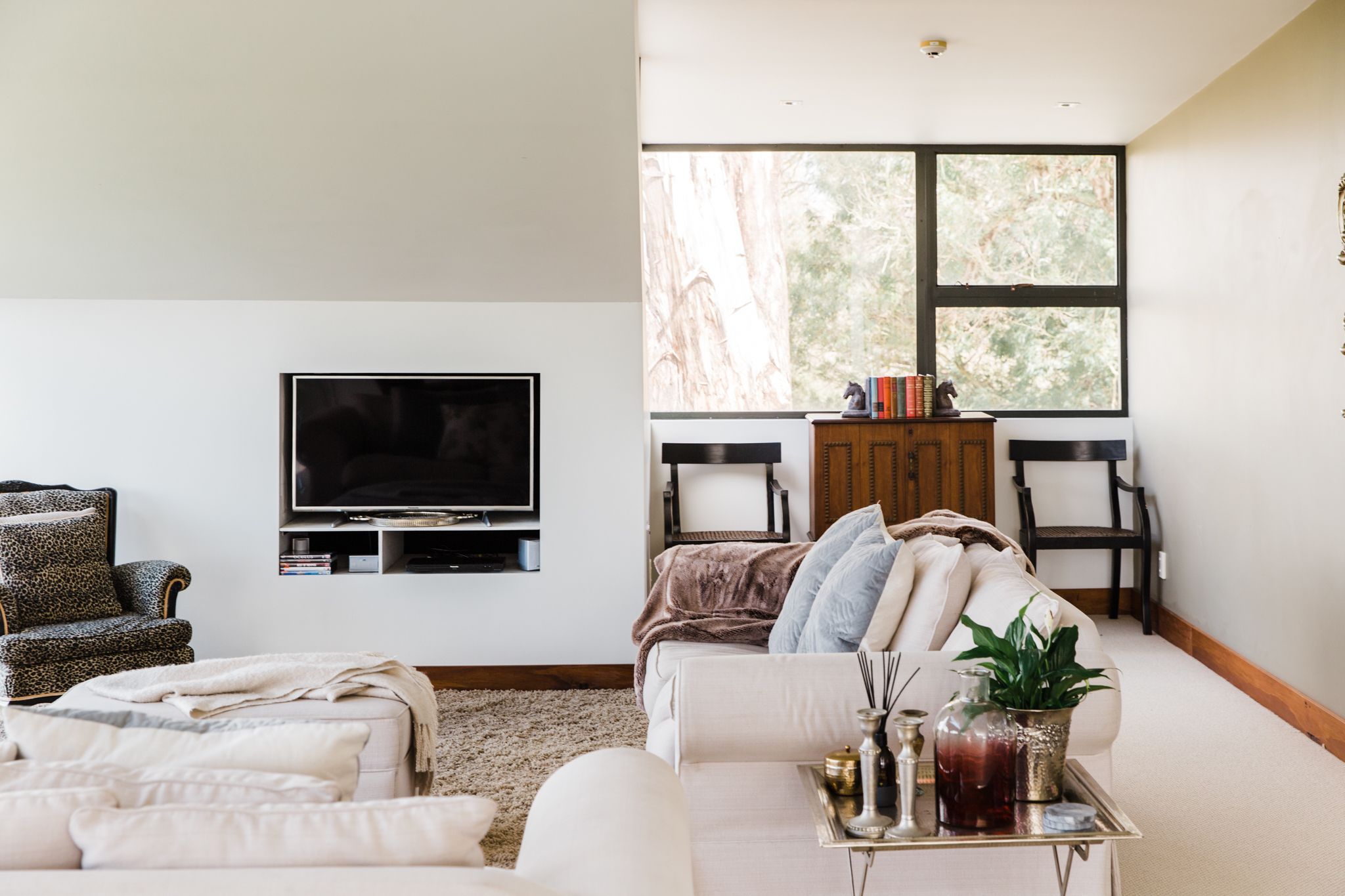 standard suite, multiple bedrooms, non smoking, kitchenette (tree tops apartment) | living area | 20-inch lcd tv with digital channels, tv