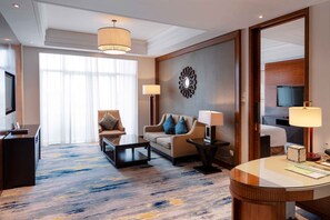 Executive Suite, 1 King Bed, Balcony, Sea View | Minibar, in-room safe, desk, blackout drapes - Pullman Haikou (Haikou)