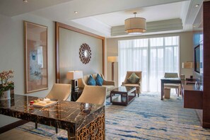 Deluxe Suite, 1 King Bed, Balcony, Sea View | Minibar, in-room safe, desk, blackout drapes - Pullman Haikou (Haikou)