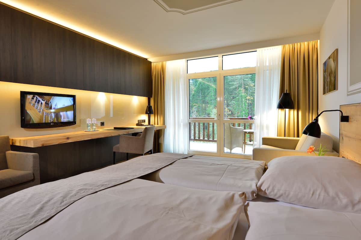 superior room (lake house) | 1 bedroom, hypo-allergenic bedding, in-room safe, desk