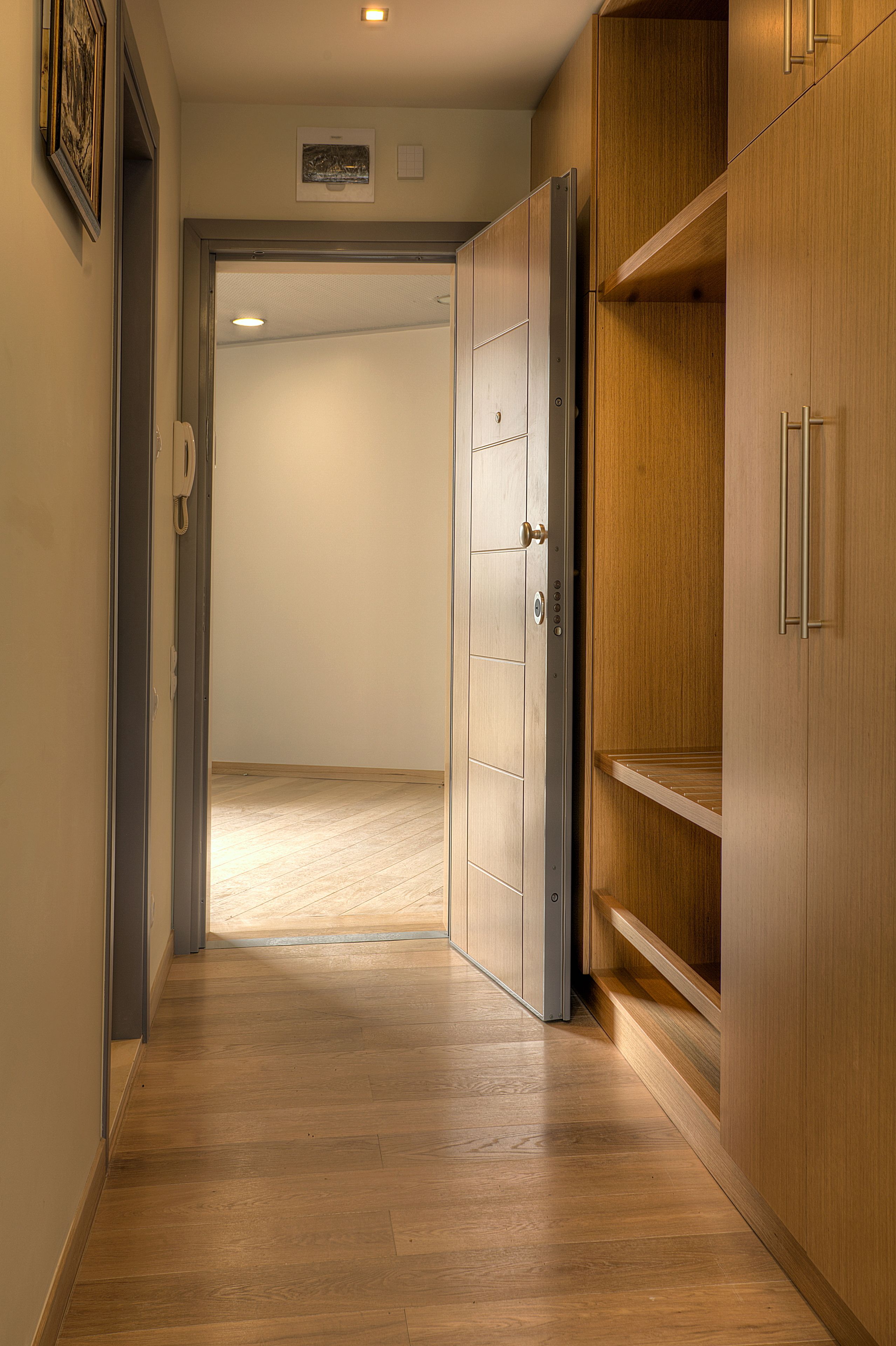 2 bedrooms, premium bedding, down duvets, in-room safe