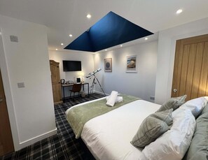 Comfort tweepersoonskamer, en-suite badkamer, uitzicht op de binnenplaats