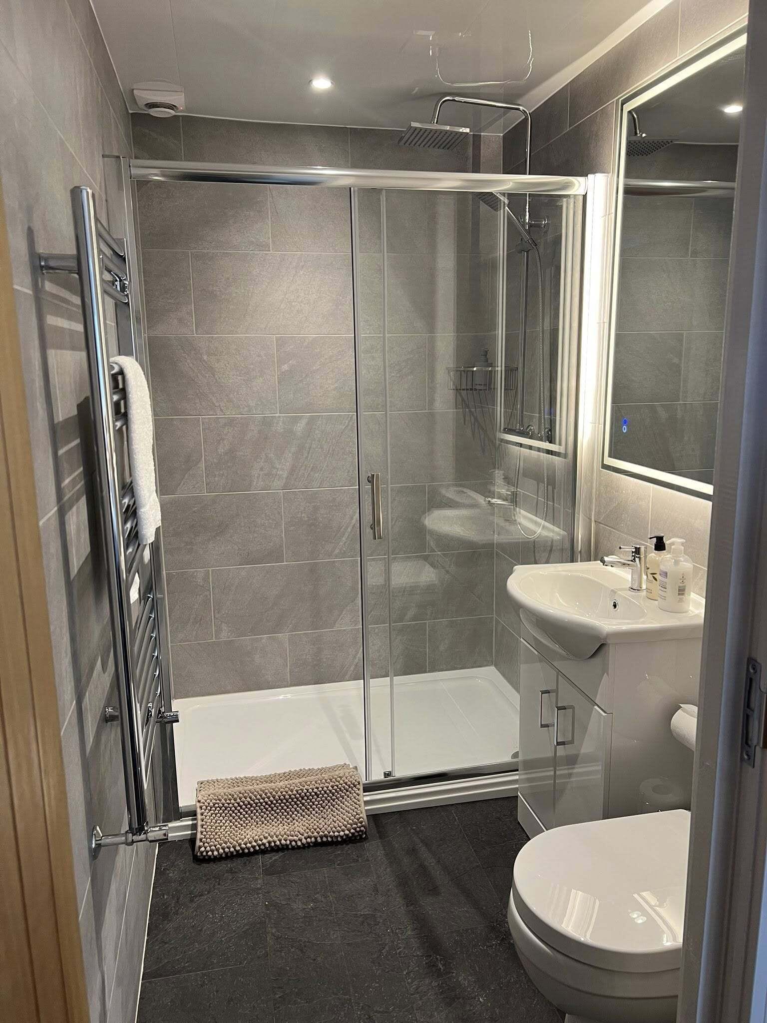 Comfort Double Room, Ensuite, Courtyard View