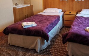 Standard Double or Twin Room, Shared Bathroom - Bridge Guest House (Ipswich)