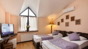 Iron/ironing board, free WiFi, bed sheets