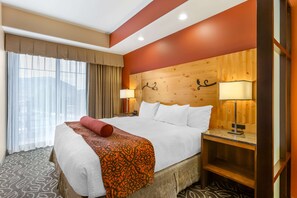 Desk, blackout drapes, iron/ironing board, free WiFi - Best Western Premier Ivy Inn & Suites (Cody)