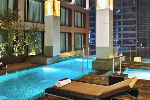 Indoor pool - JW Marriott Hotel Mexico City Santa Fe (Mexico City)