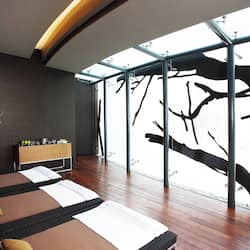 Sauna, bain à remous, soins corporels, soins d'hydrothérapie
