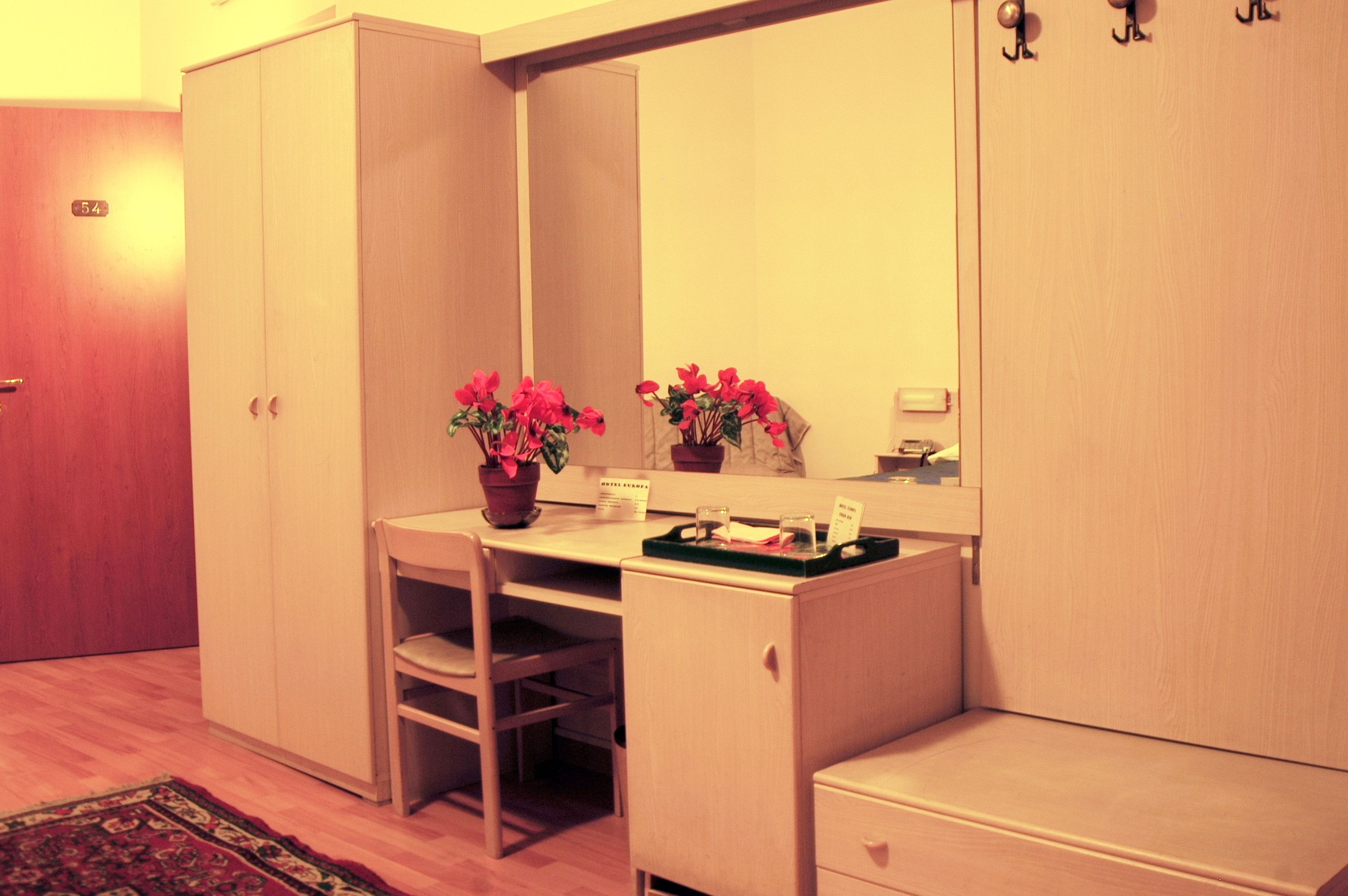 standard single room, private bathroom | down duvets, minibar, in-room safe, individually furnished