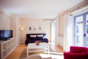 42-inch flat-screen TV with satellite channels, TV, Netflix - Apartment in the Centre (Madrid)