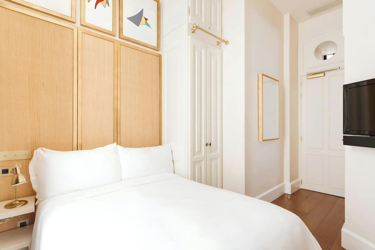 1 slaapkamer, een minibar, een strijkplank/strijkijzer