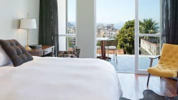 Deluxe Suite | Sábanas de algodón egipcio, camas con pillow-top y minibar