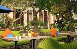 Breakfast, lunch, dinner served; al fresco dining