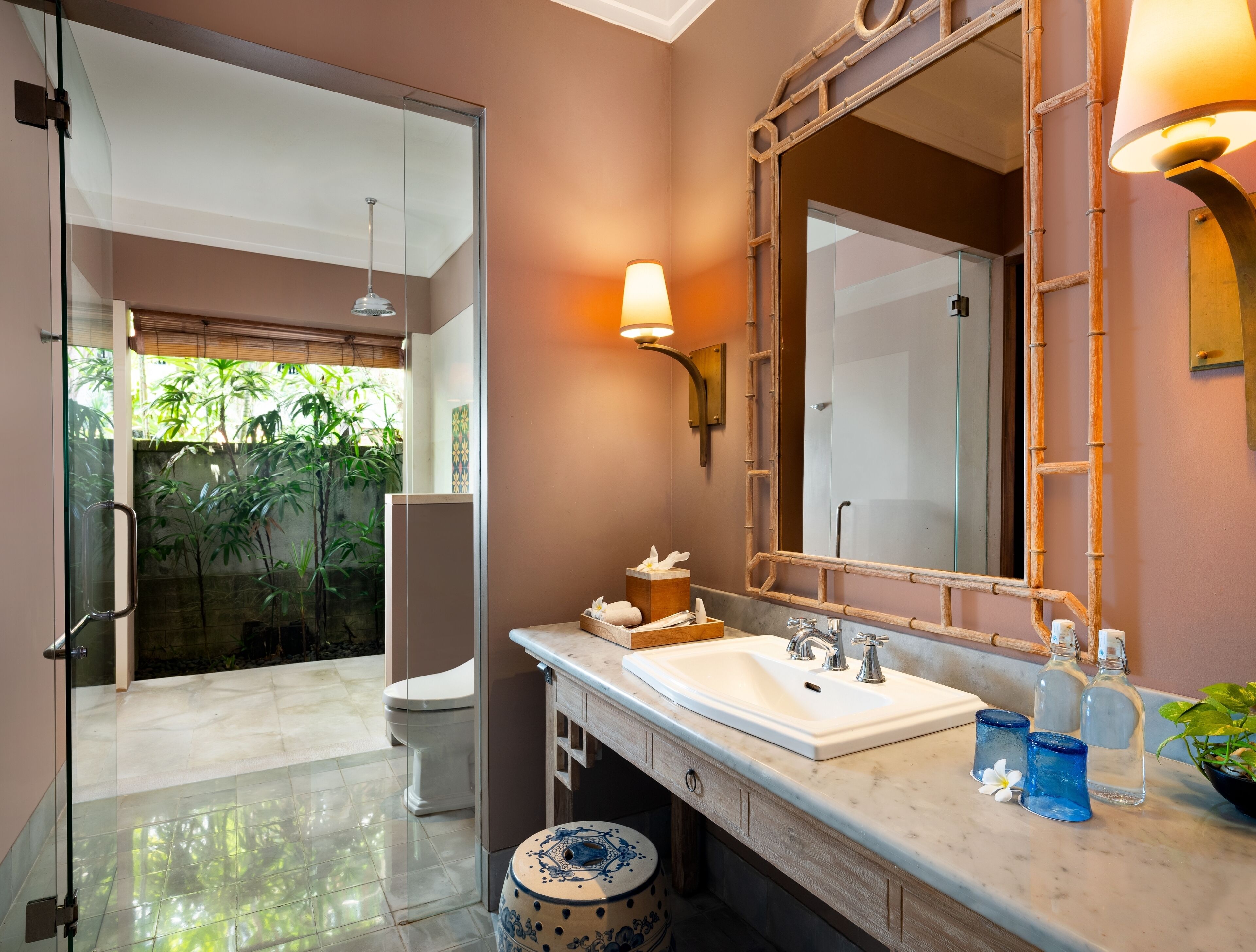 deluxe garden suite | bathroom | separate bathtub and shower, free toiletries, hair dryer, slippers