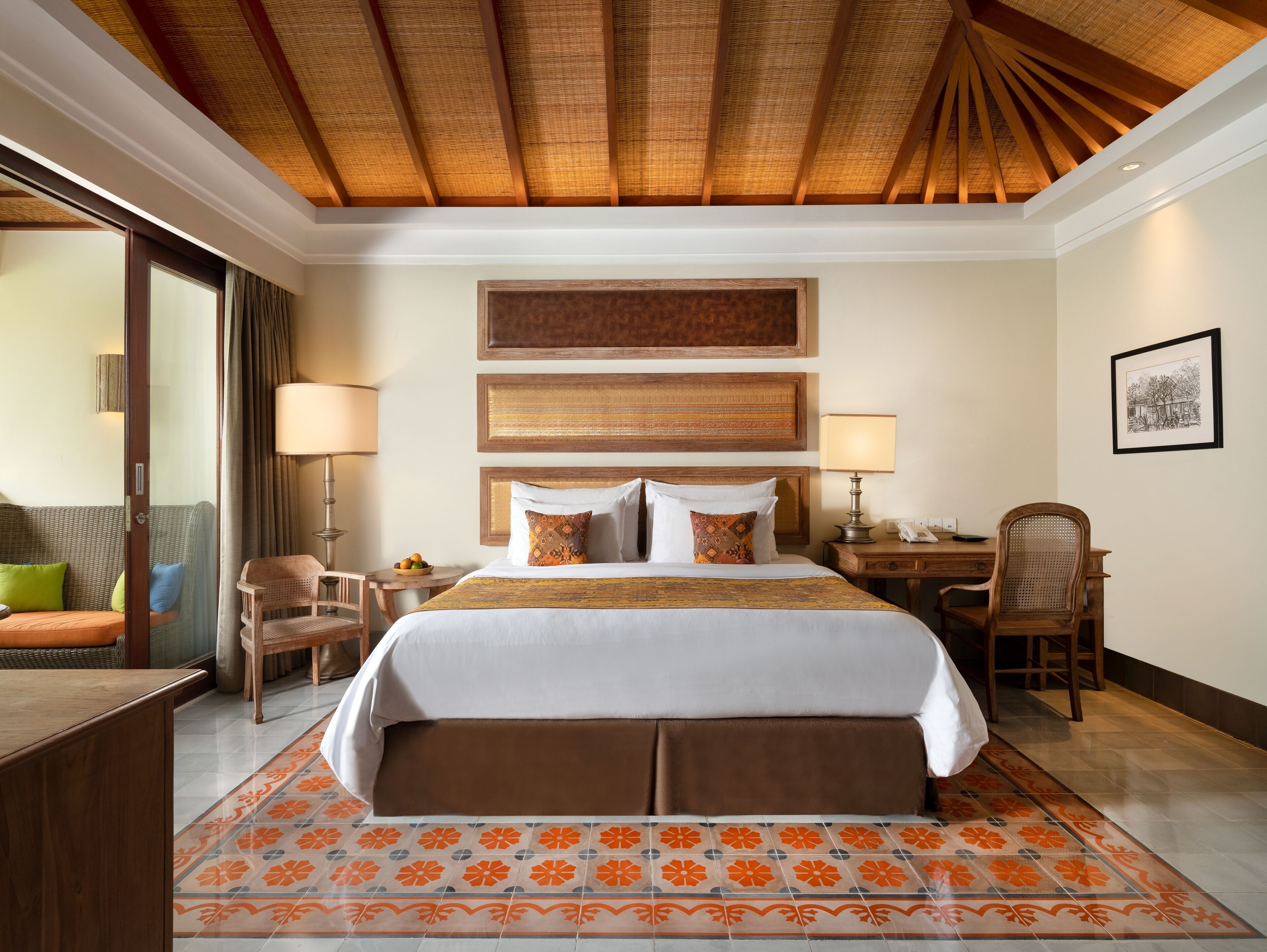 deluxe suite | 1 bedroom, premium bedding, minibar, in-room safe