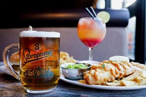 Food and drink - Lomond Park Hotel (Alexandria)