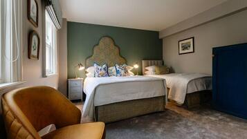 Doppel- oder Zweibettzimmer, mit Bad (room double single)