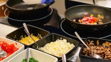 Tägliches Frühstücksbuffet gegen Gebühr
