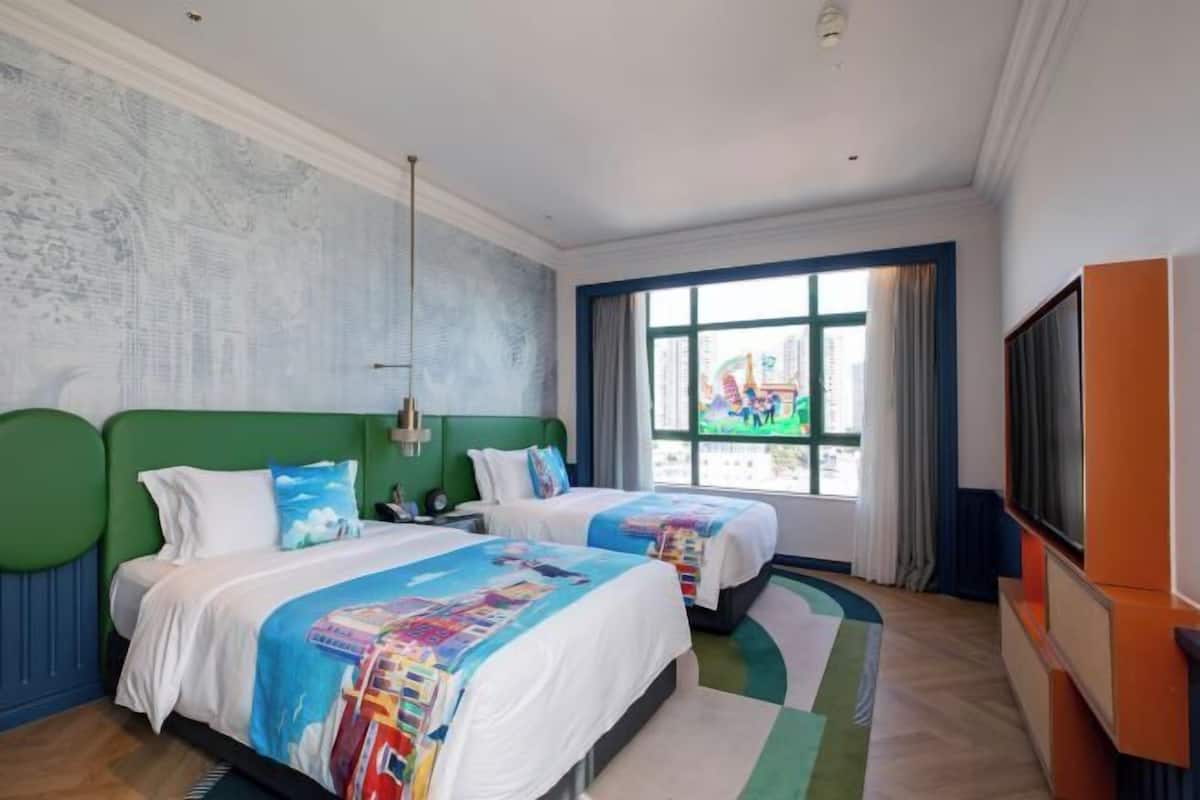 1 bedroom, premium bedding, minibar, in-room safe