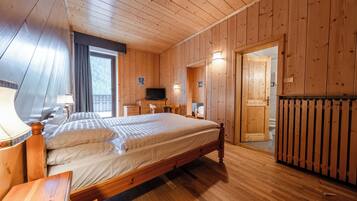 Family Room, Mountain View | 1 bedroom, down duvets, in-room safe, blackout curtains