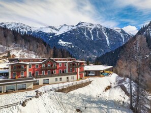 View from property - Hotel Vioz - Family Hotel & Apartments (Pejo)