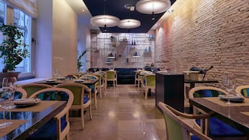 Aamiainen, lounas ja illallinen