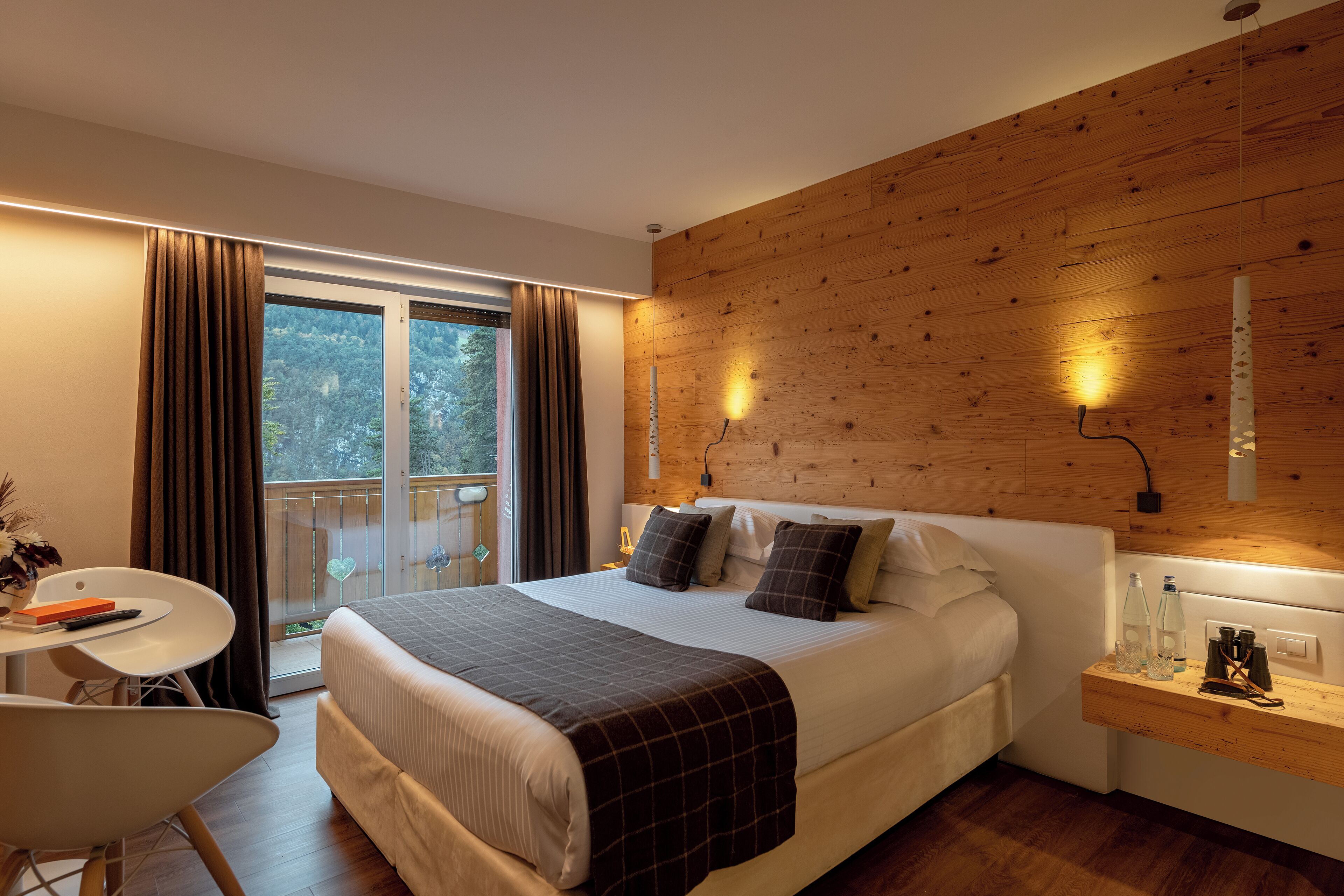 Comfort Double Room | Minibar, in-room safe, desk, soundproofing