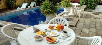 Chez Les Rois Bed And Breakfast
