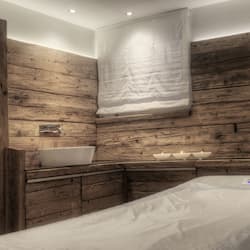 Couples treatment room(s), body treatments, hydrotherapy, aromatherapy