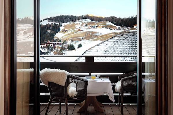 Deluxe Room, Multiple Beds, Mountain View | View from room