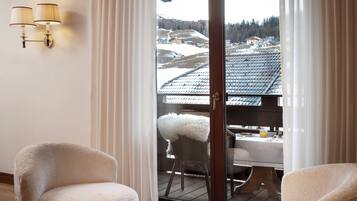 Deluxe-Zimmer, Mehrere Betten, Bergblick | Ausblick vom Zimmer