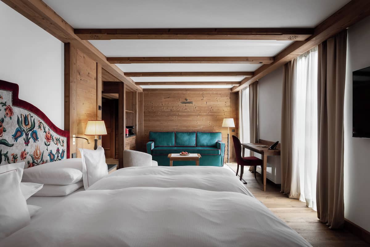 Premium bedding, down duvets, minibar, in-room safe