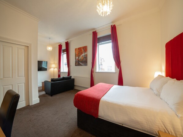 Superior Suite, 1 Double Bed | Iron/ironing board, free WiFi, bed sheets