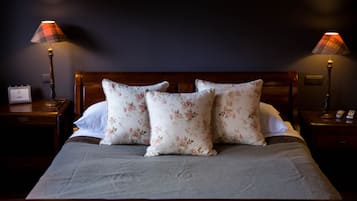 Suíte júnior | 1 quarto, roupas de cama antialérgicas, frigobar, cofres nos quartos