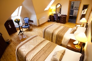 Deluxe Twin Room Ensuite with Bath Sea View (Golf Course View - Room 4) | View from room