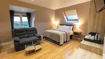 Deluxe Double or Twin Room Ensuite with Bath Sea View (Golf Course View - Room 3)