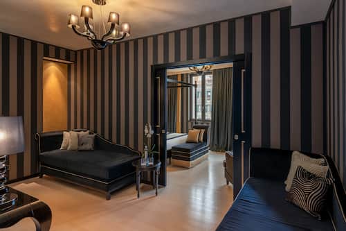 Couette en duvet d'oie, minibar, coffres-forts dans les chambres, bureau