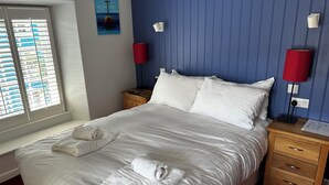 Standard Double Room - The Castle Hotel (Aberaeron)